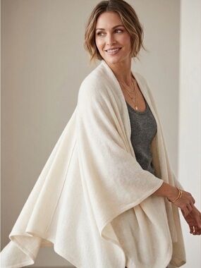 Seaton Cream 100% Pure Cashmere Wrap Shawl Size Medium